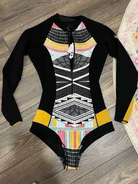 Roxy Women’s Pop Surf Full Zip Cheeky Wetsuit 8